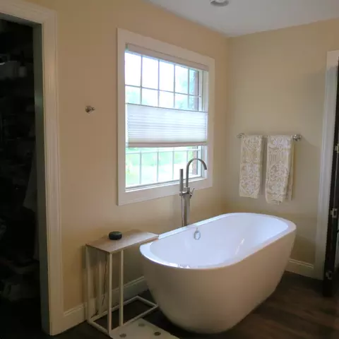 Bath - 10900 Scott Rd, Sidney, OH 45365 photo 2 of 6