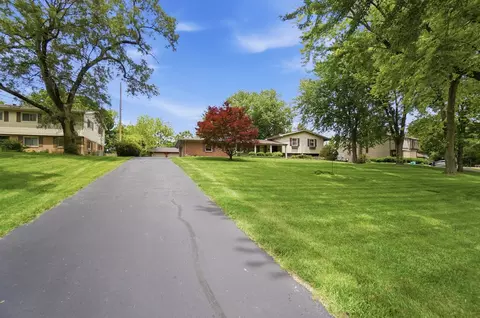 2756 Cottonwood Dr, Springfield, OH 45504