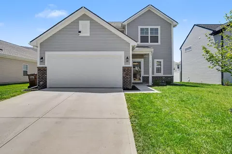 1513 Arrowhead Dr, Piqua, OH 45356