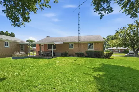 Exterior - 4267 Helena Dr, Springfield, OH 45503 photo 5 of 10