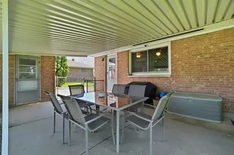 Exterior - 4267 Helena Dr, Springfield, OH 45503 photo 8 of 10