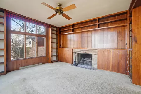 Living - 2438 Signal Hill Rd, Springfield, OH 45504 photo 3 of 5