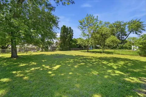 Exterior - 3151 Vineyard St, Springfield, OH 45503 photo 8 of 11