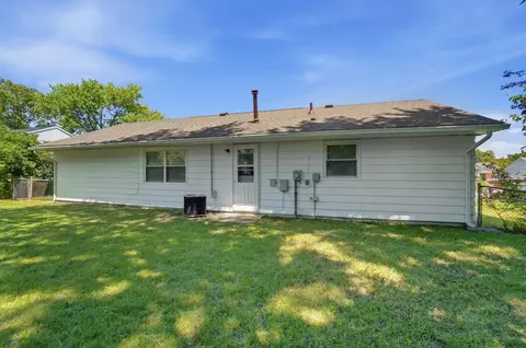 Exterior - 3151 Vineyard St, Springfield, OH 45503 photo 6 of 11