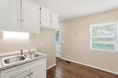 Kitchen - 3151 Vineyard St, Springfield, OH 45503 photo 3 of 3