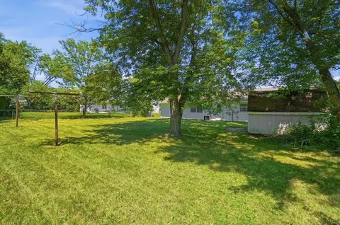 Exterior - 3151 Vineyard St, Springfield, OH 45503 photo 9 of 11
