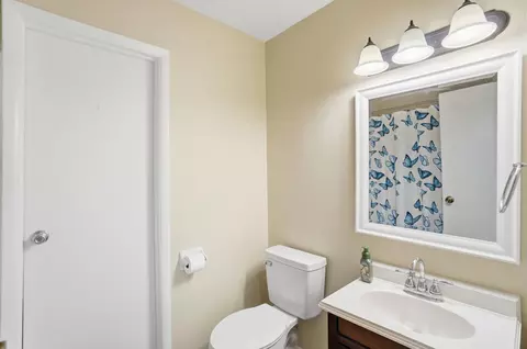 Bath - 3151 Vineyard St, Springfield, OH 45503 photo 1 of 2