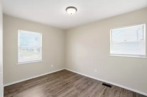 Bedroom - 3151 Vineyard St, Springfield, OH 45503 photo 5 of 9