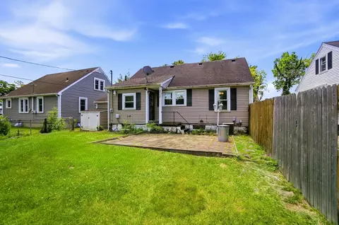Exterior - 404 Rosewood Ave, Springfield, OH 45506 photo 4 of 6