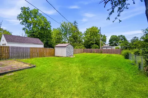 Exterior - 404 Rosewood Ave, Springfield, OH 45506 photo 2 of 6