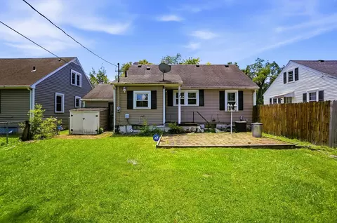 Exterior - 404 Rosewood Ave, Springfield, OH 45506 photo 5 of 6