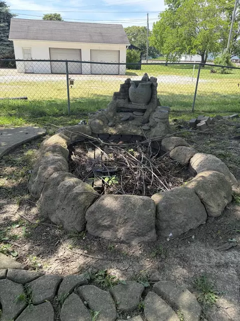 958 E Spring St, Saint Marys, OH 45885