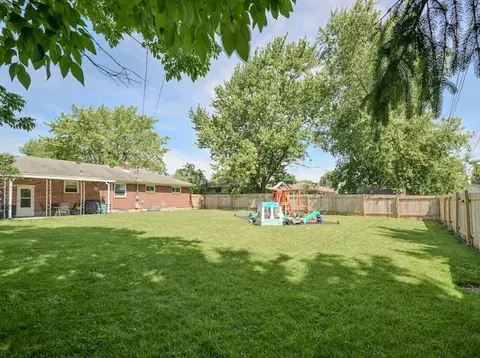 Exterior - 2606 Cavins Dr, Springfield, OH 45503 photo 10 of 10