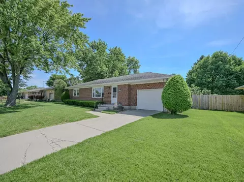 Exterior - 2606 Cavins Dr, Springfield, OH 45503 photo 2 of 10