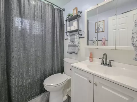 Bath - 2606 Cavins Dr, Springfield, OH 45503 photo 1 of 1