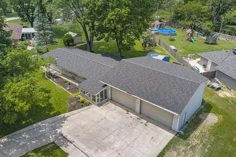 2617 Shadycrest Dr, Dayton, OH 45431