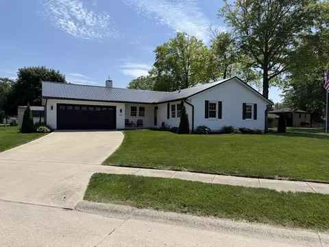 1012 Canterbury Dr, Celina, OH 45822