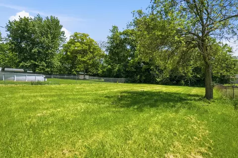 Exterior - 316 Hickory Dr, Springfield, OH 45503 photo 7 of 8