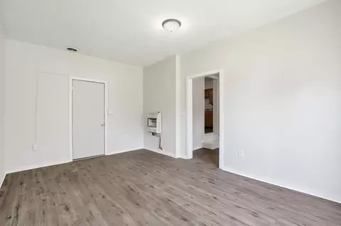 Living - 316 Hickory Dr, Springfield, OH 45503 photo 5 of 5