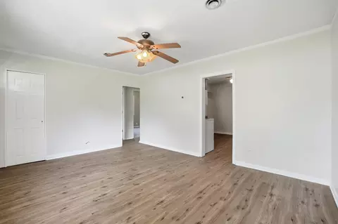 Living - 316 Hickory Dr, Springfield, OH 45503 photo 3 of 5