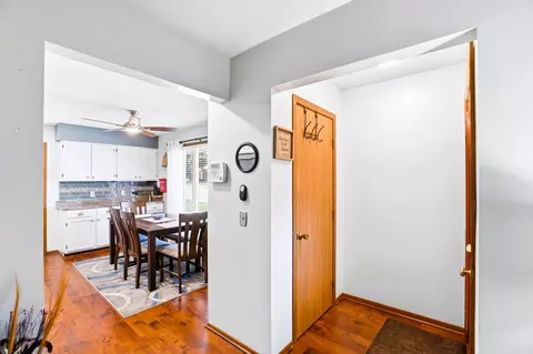 Entry Way - 1143 Armsgate Rd, Springfield, OH 45503 photo 3 of 3