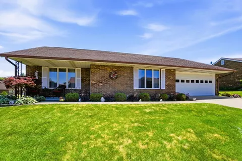 Exterior - 1143 Armsgate Rd, Springfield, OH 45503 photo 4 of 14