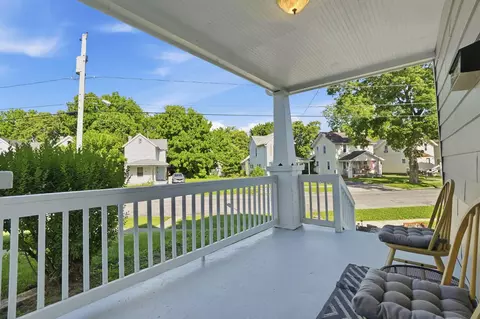 Exterior - 1018 Cypress St, Springfield, OH 45505 photo 5 of 10
