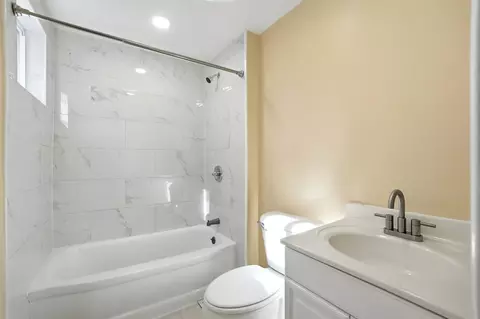 Bath - 1018 Cypress St, Springfield, OH 45505 photo 1 of 2