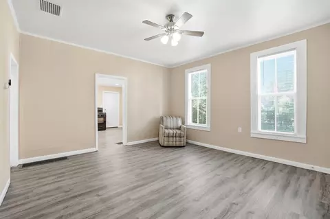 Living - 1018 Cypress St, Springfield, OH 45505 photo 4 of 4