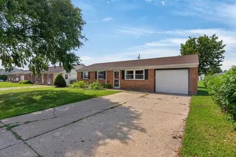 Exterior - 1819 Robert Pl, Sidney, OH 45365 photo 3 of 9