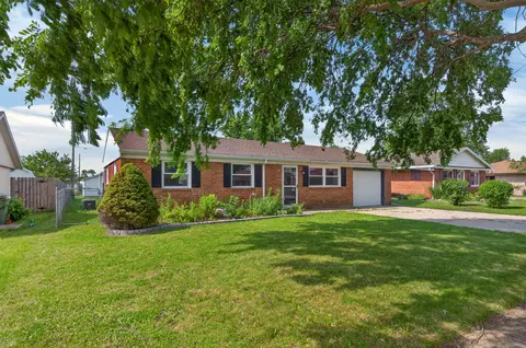 Exterior - 1819 Robert Pl, Sidney, OH 45365 photo 4 of 9