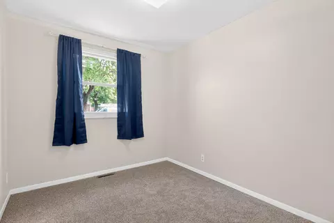 Bedroom - 1819 Robert Pl, Sidney, OH 45365 photo 6 of 7