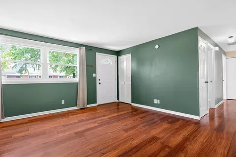 Living - 1819 Robert Pl, Sidney, OH 45365 photo 3 of 6