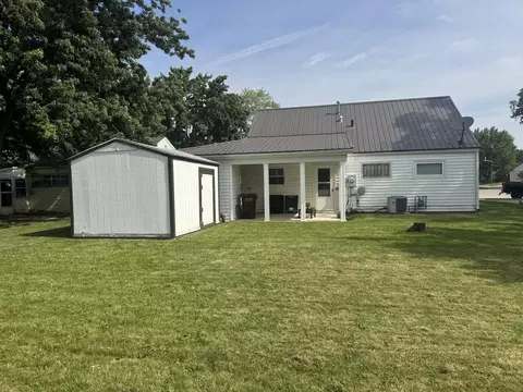 Exterior - 806 Hemlock St, Celina, OH 45822 photo 2 of 3
