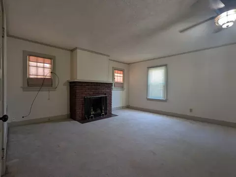 Living - 129 Hampton Pl, Springfield, OH 45504 photo 5 of 5