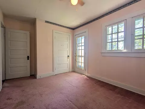 Bedroom - 129 Hampton Pl, Springfield, OH 45504 photo 3 of 5