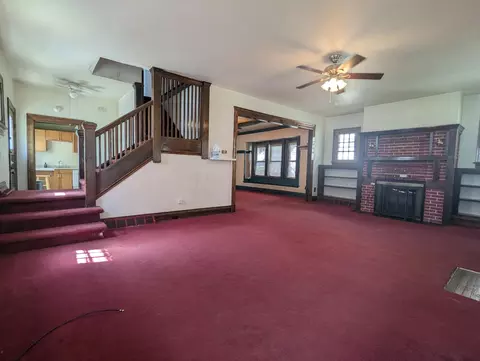 Living - 129 Hampton Pl, Springfield, OH 45504 photo 3 of 5
