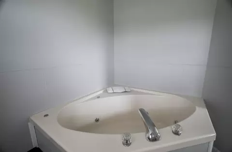 Bath - 7455 Wright-moyer Rd, Sidney, OH 45365 photo 6 of 6