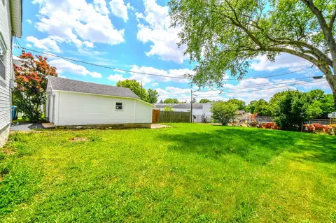Exterior - 131 Mound St, Sidney, OH 45365 photo 3 of 5
