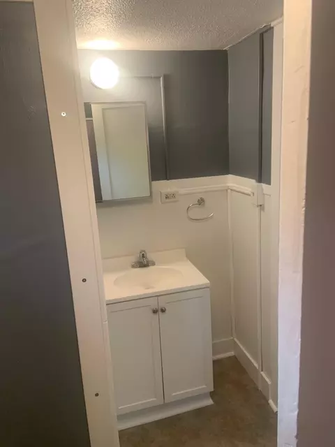 Bath - 912 Park St, Sidney, OH 45365 photo 1 of 1