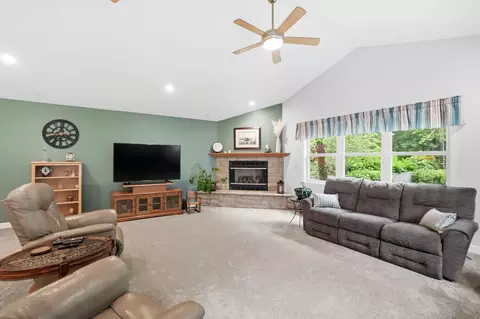 Living - 2005 Audubon Park Dr, Springfield, OH 45504 photo 2 of 2