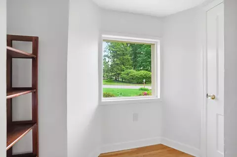 Entry Way - 2005 Audubon Park Dr, Springfield, OH 45504 photo 6 of 7