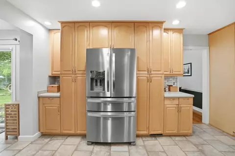 Kitchen - 2005 Audubon Park Dr, Springfield, OH 45504 photo 6 of 6