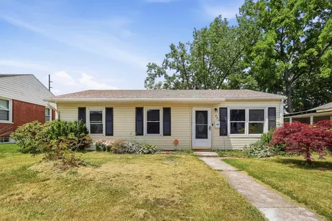 Exterior - 621 S Douglas Ave, Springfield, OH 45505 photo 3 of 8