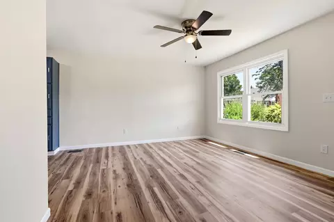 Living - 621 S Douglas Ave, Springfield, OH 45505 photo 2 of 4