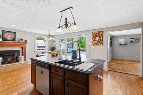 Kitchen - 2608 Craig Rd, Springfield, OH 45502 photo 6 of 8