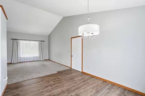 Living - 1167 Old Farm Ln, Springfield, OH 45503 photo 3 of 3