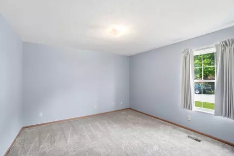 Bedroom - 1167 Old Farm Ln, Springfield, OH 45503 photo 3 of 4
