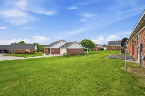 Exterior - 1167 Old Farm Ln, Springfield, OH 45503 photo 8 of 8