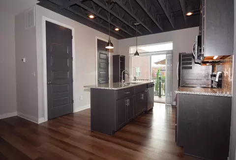 Kitchen - 43 Mill Run Pl, Springfield, OH 45502 photo 2 of 2